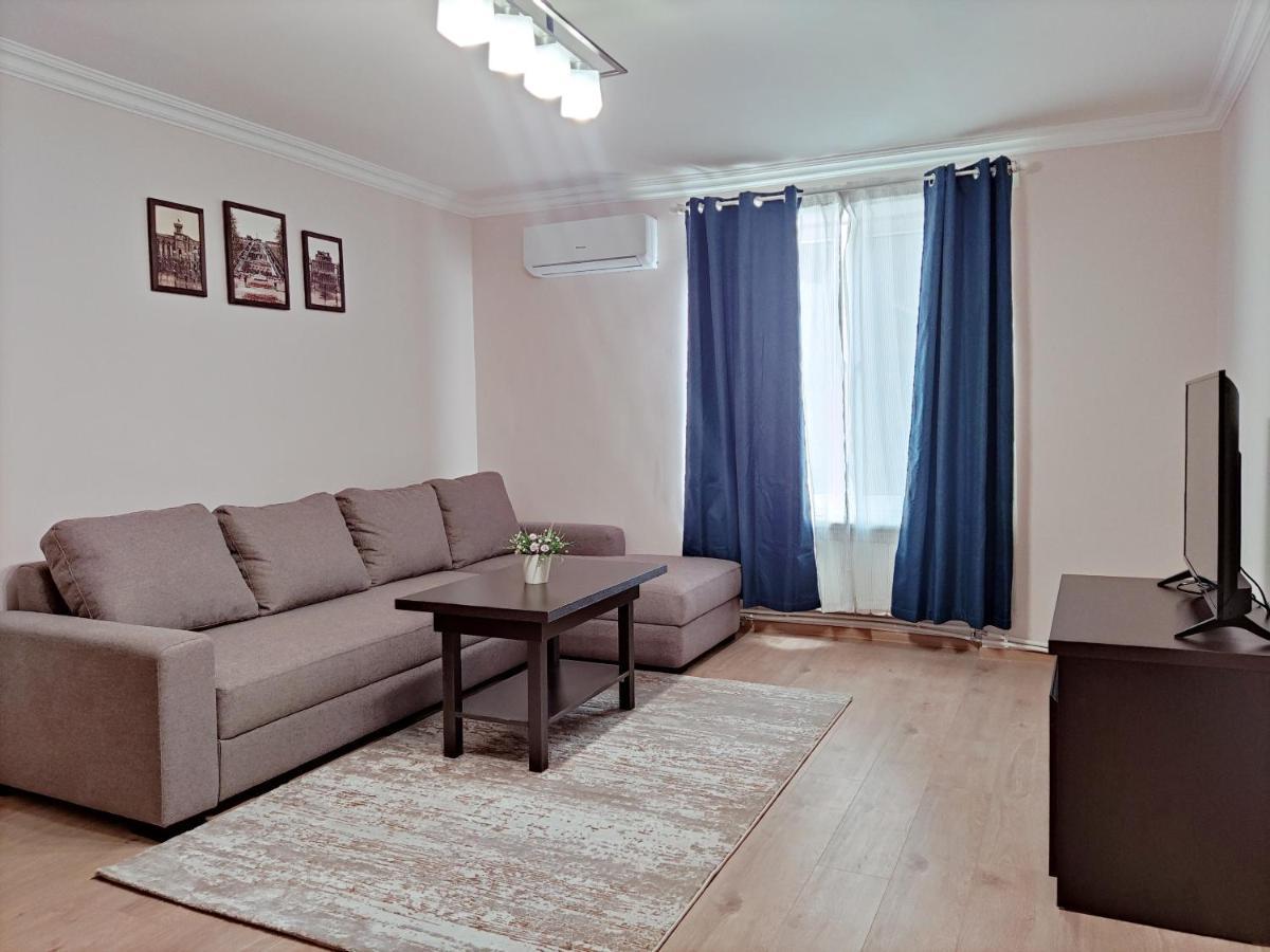 Renovated 1 Bedroom With King Size Bed In Kentron Erevan Esterno foto