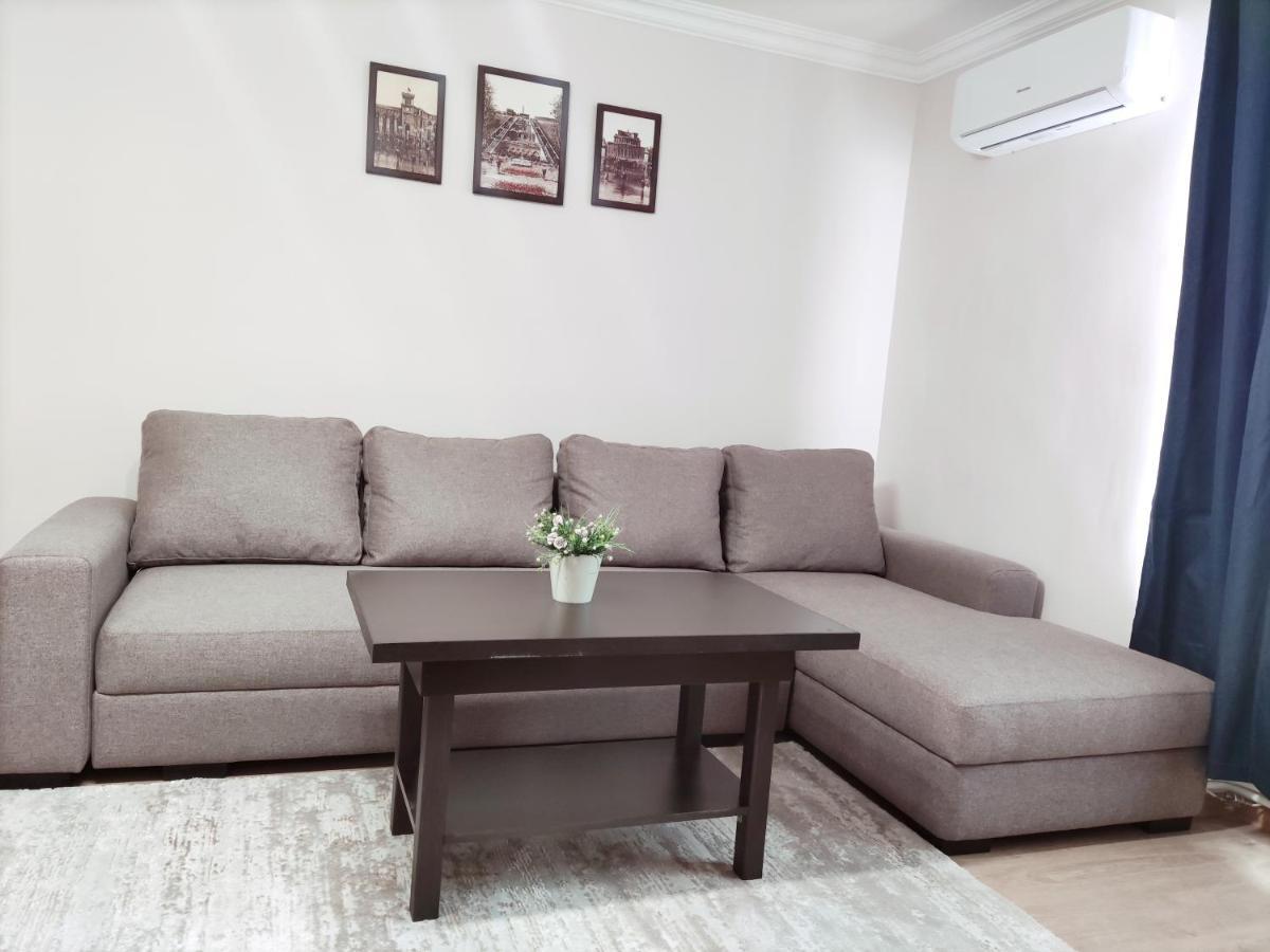 Renovated 1 Bedroom With King Size Bed In Kentron Erevan Esterno foto
