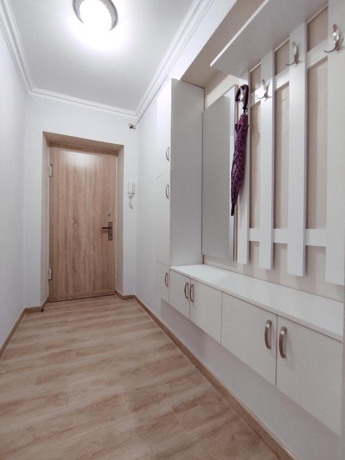 Renovated 1 Bedroom With King Size Bed In Kentron Erevan Esterno foto
