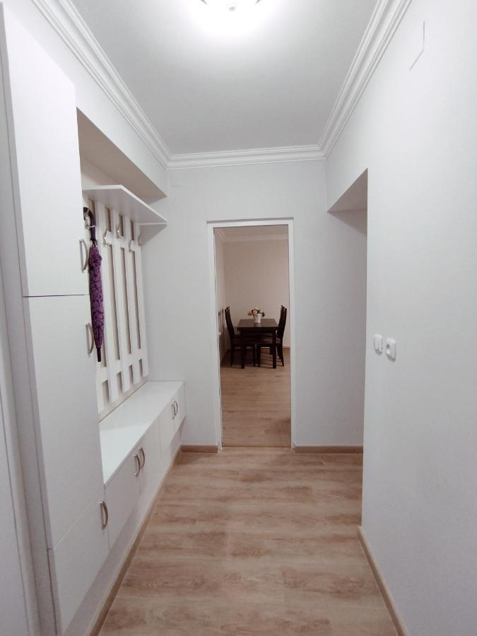 Renovated 1 Bedroom With King Size Bed In Kentron Erevan Esterno foto