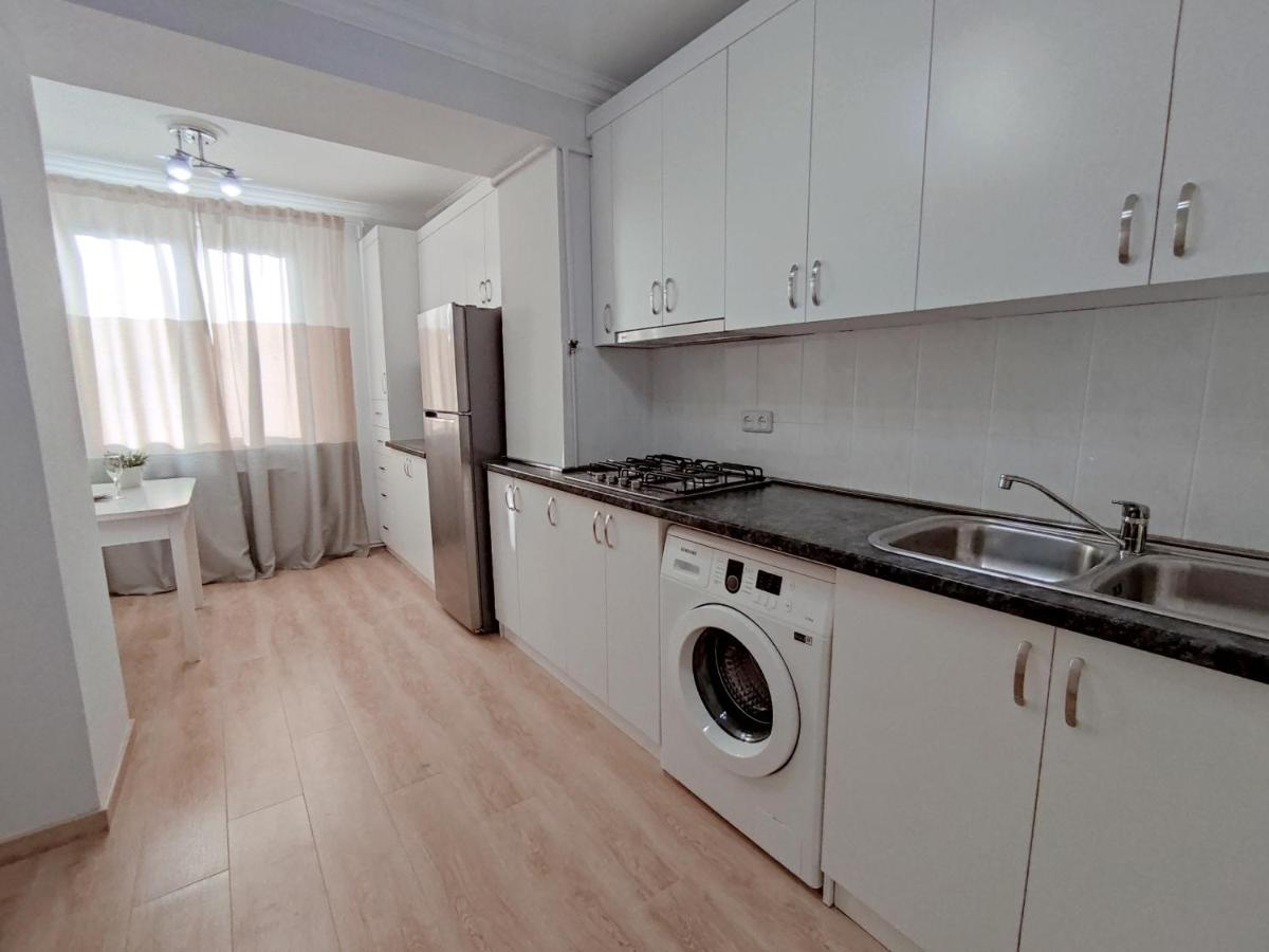 Renovated 1 Bedroom With King Size Bed In Kentron Erevan Esterno foto