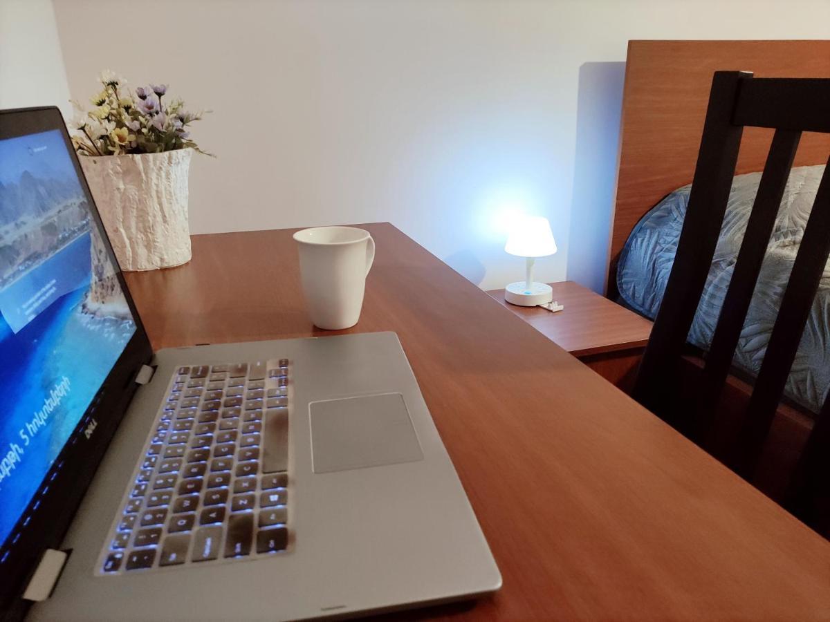 Renovated 1 Bedroom With King Size Bed In Kentron Erevan Esterno foto